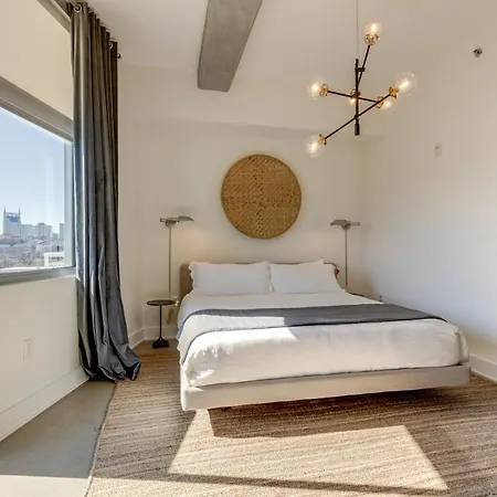 Amazing 2 Bd 4Th Floor Condo With Spectacular Views